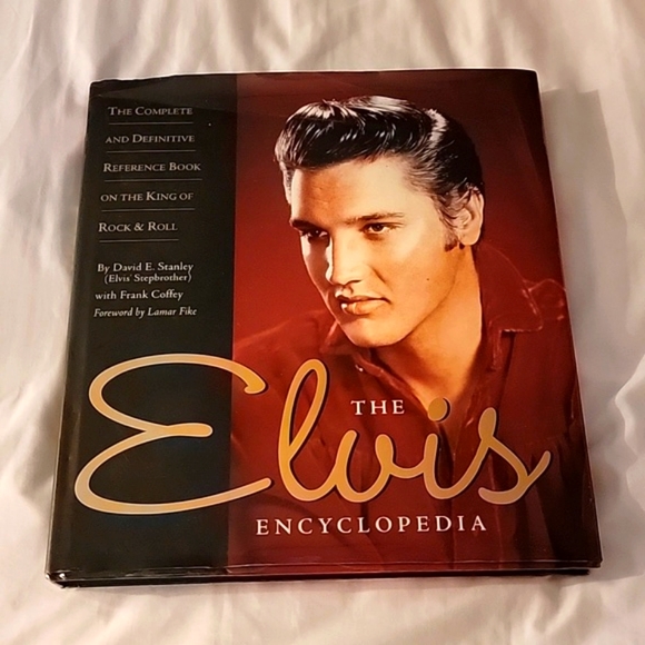 The Elvis Encyclopedia by David E. Stanley with Frank Coffey. 282 pages. - Picture 1 of 15